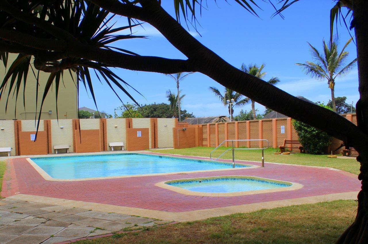 Silver Dolphin Holidays Apartment Amanzimtoti Exterior photo