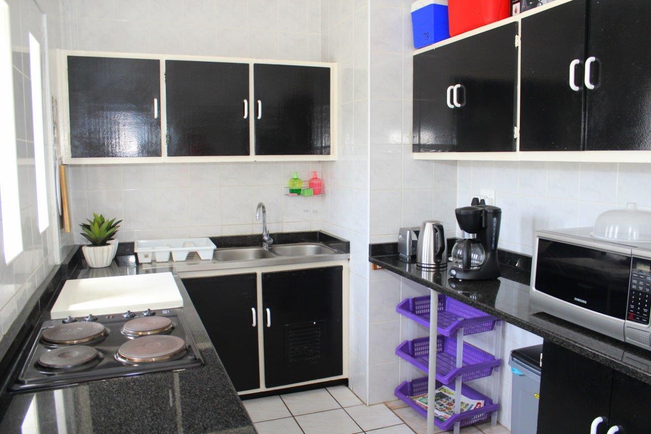 Silver Dolphin Holidays Apartment Amanzimtoti Exterior photo