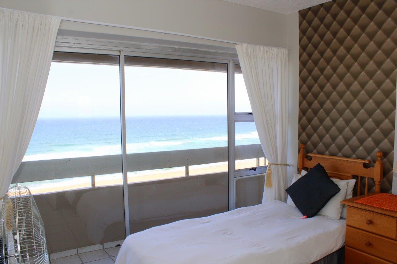 Silver Dolphin Holidays Apartment Amanzimtoti Exterior photo
