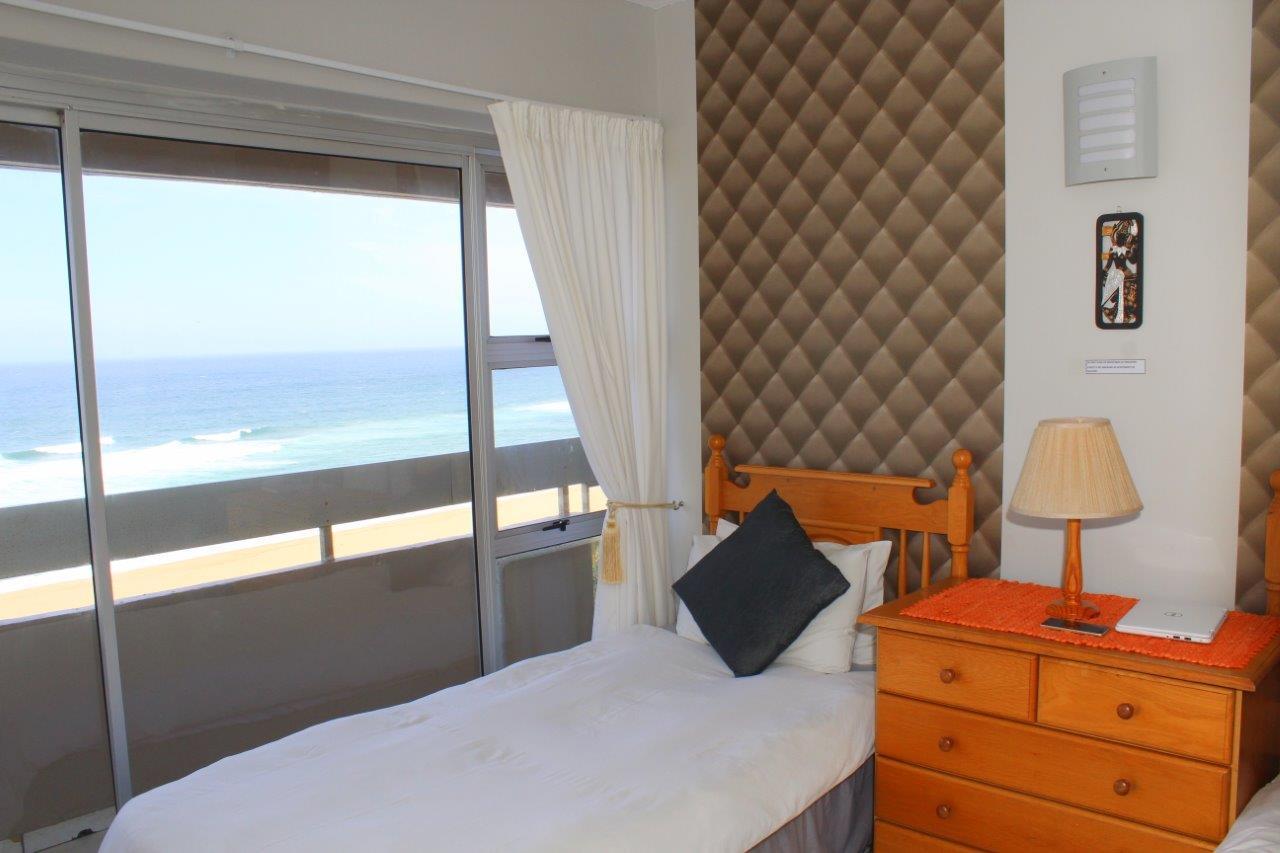 Silver Dolphin Holidays Apartment Amanzimtoti Exterior photo